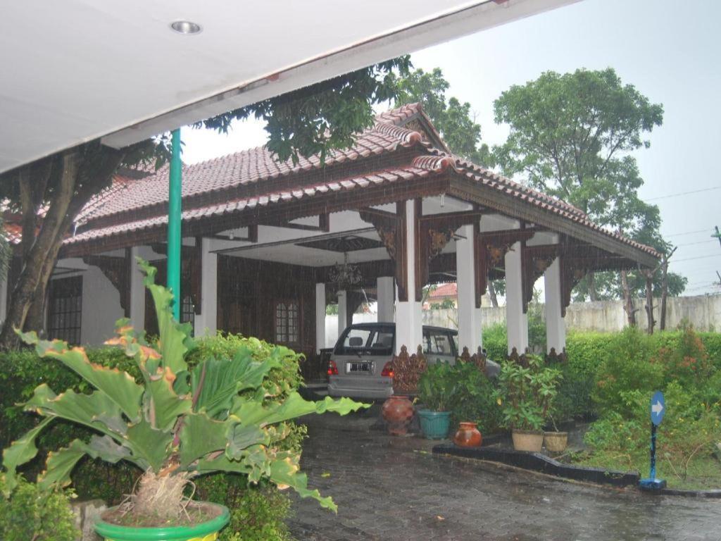 Sadinah Sahid Josodipuro Hotel Colomadu المظهر الخارجي الصورة