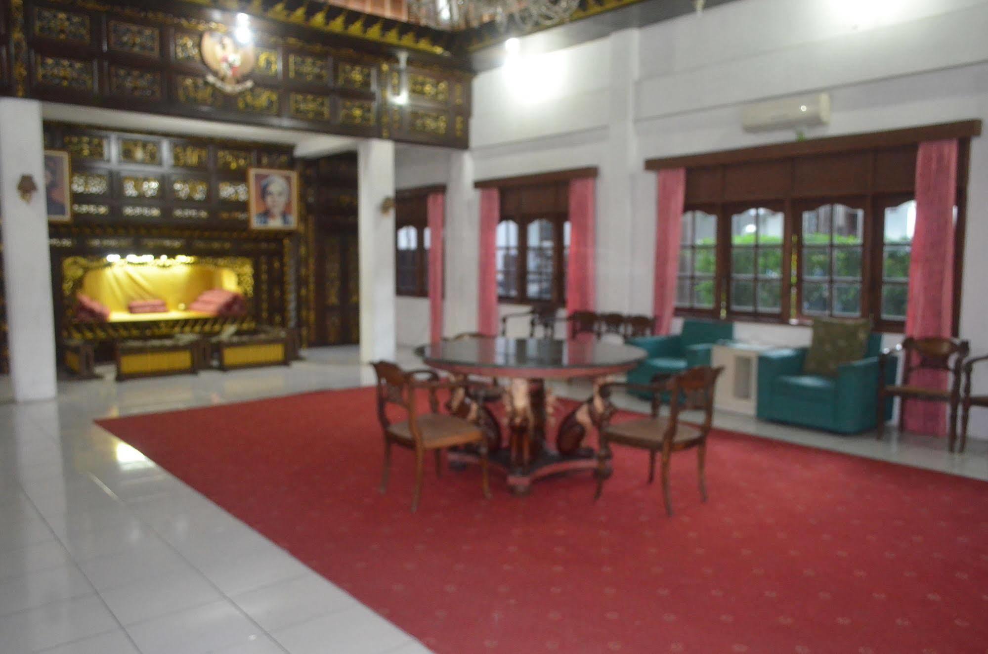 Sadinah Sahid Josodipuro Hotel Colomadu المظهر الخارجي الصورة