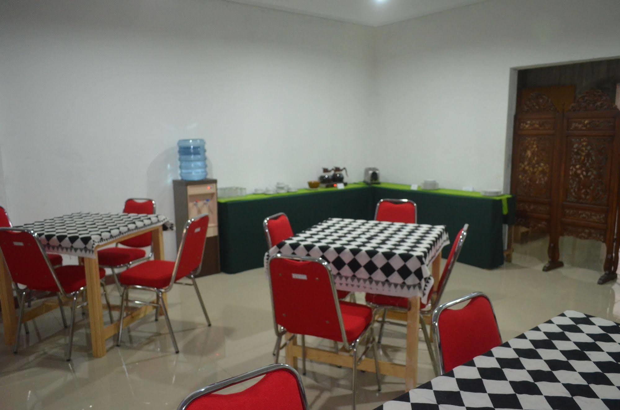 Sadinah Sahid Josodipuro Hotel Colomadu المظهر الخارجي الصورة