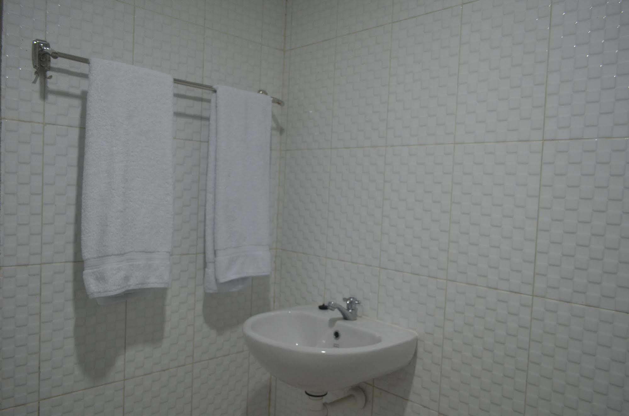 Sadinah Sahid Josodipuro Hotel Colomadu المظهر الخارجي الصورة