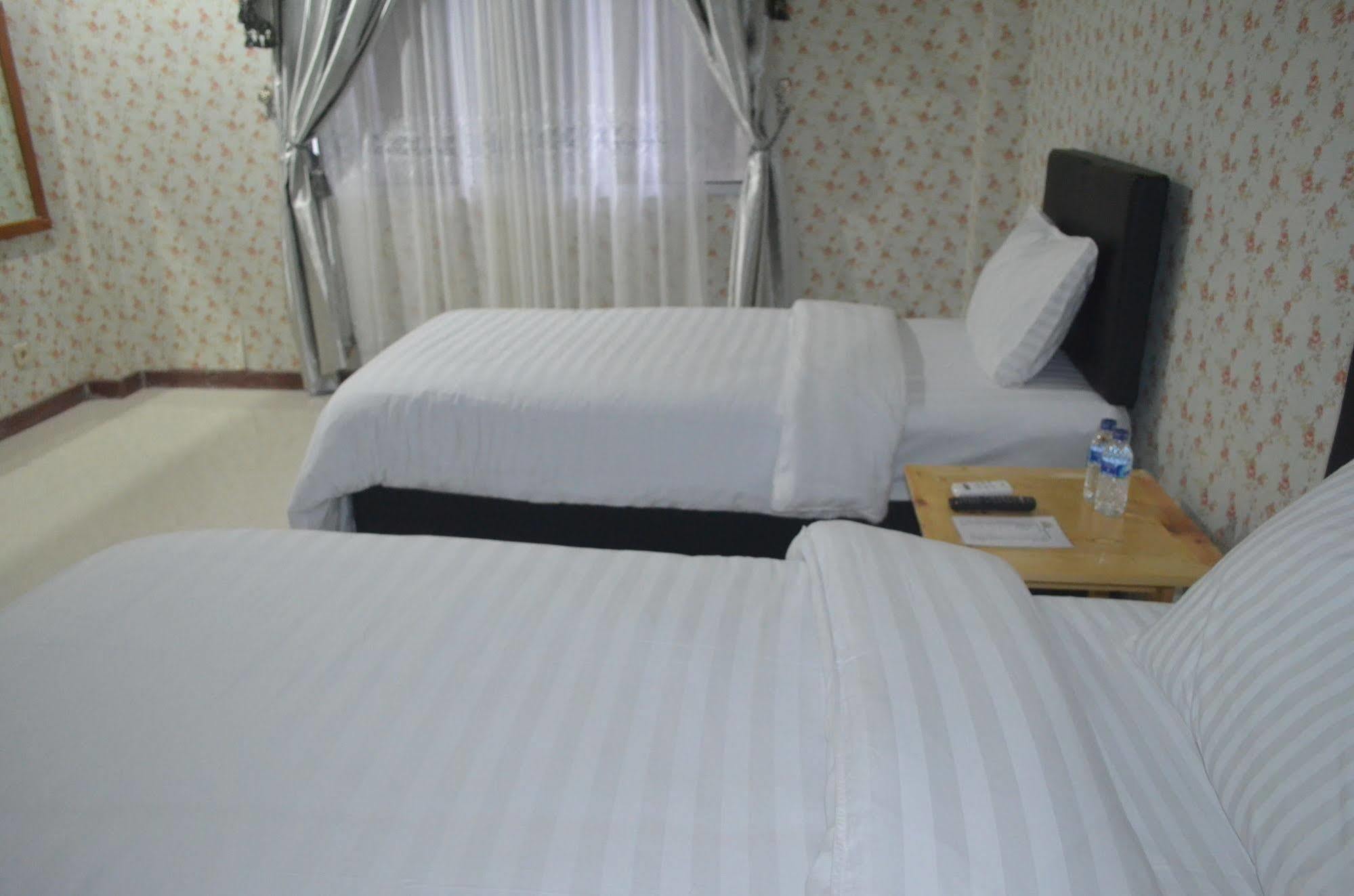 Sadinah Sahid Josodipuro Hotel Colomadu المظهر الخارجي الصورة