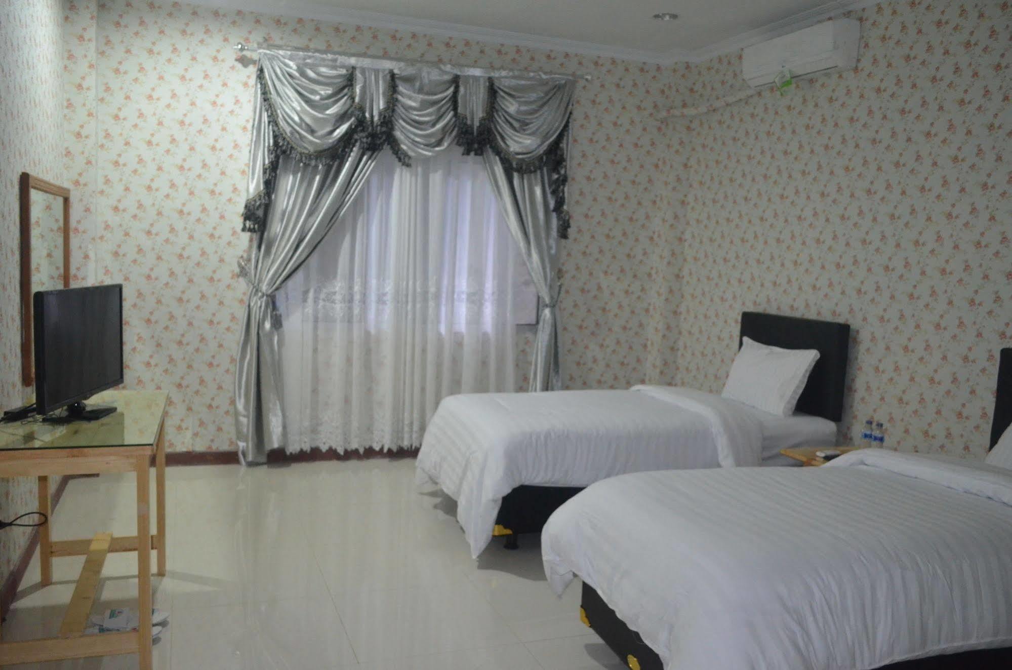 Sadinah Sahid Josodipuro Hotel Colomadu المظهر الخارجي الصورة