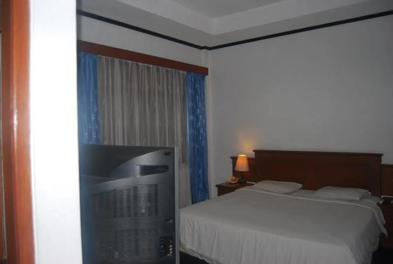 Sadinah Sahid Josodipuro Hotel Colomadu المظهر الخارجي الصورة